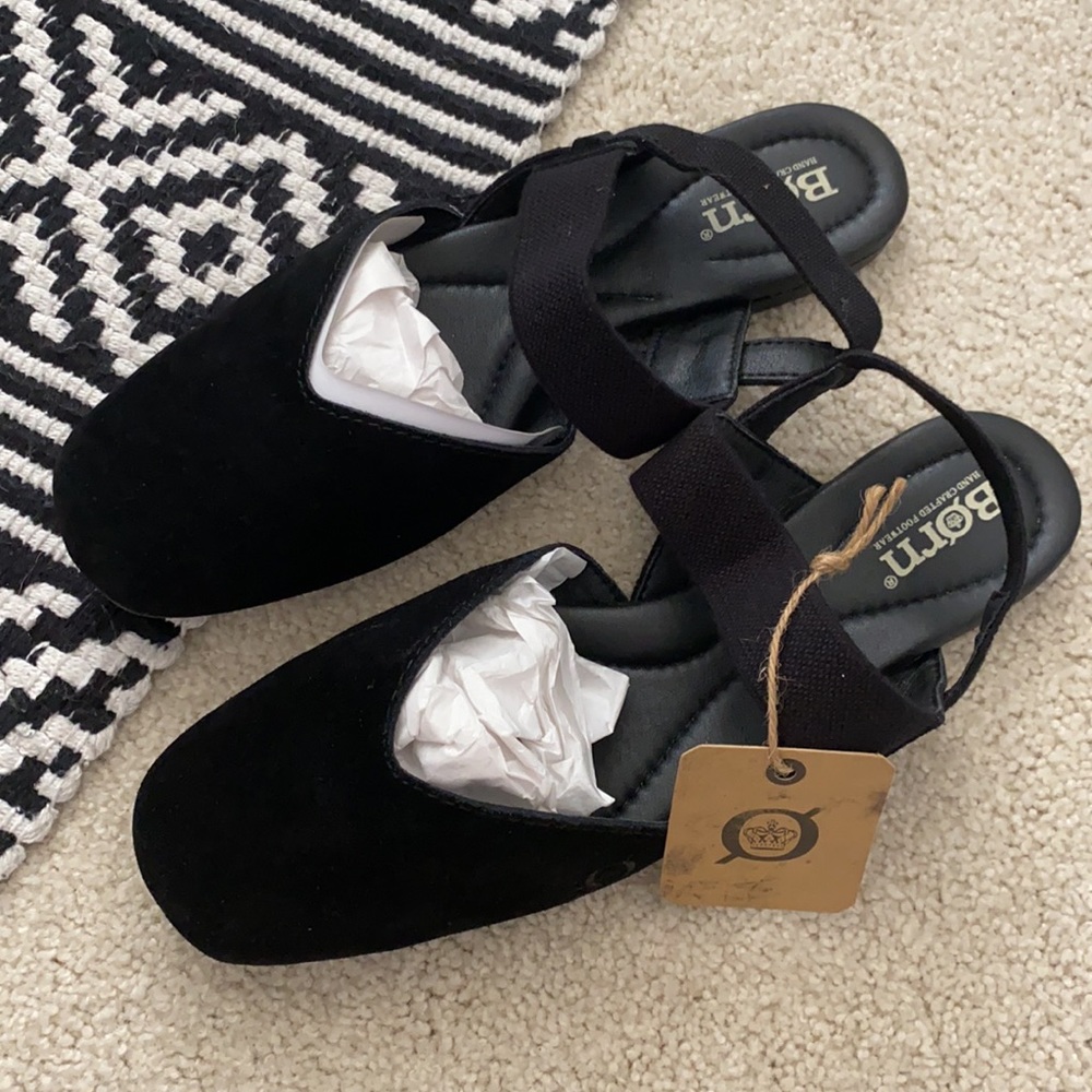 Womens Born chulu sandals! NWOB